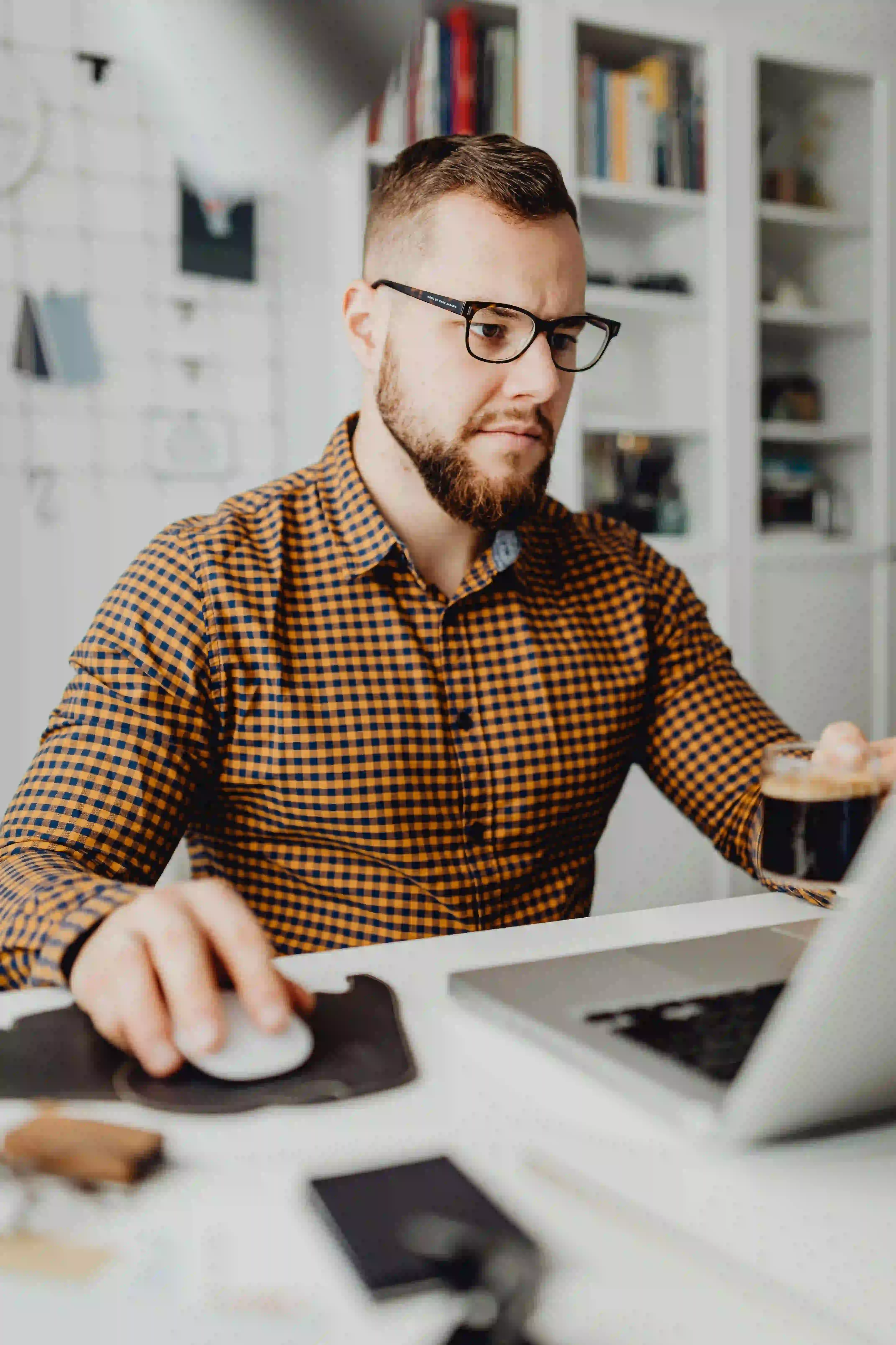 انواع ماوس بی سیم وایرلس اداری و ساده مناسب کارمندان، دانشجویان و استفاده روزمره با قیمت همکاری و گارانتی هیوارو